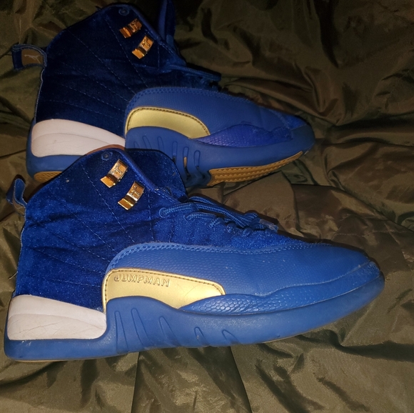 Air Jordan 12 Michigan - Picture 5 of 13